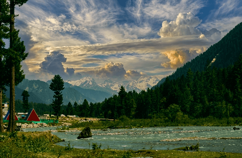 Best Kashmir Tour Packages for Family with a Complete 10 Day Itinerary